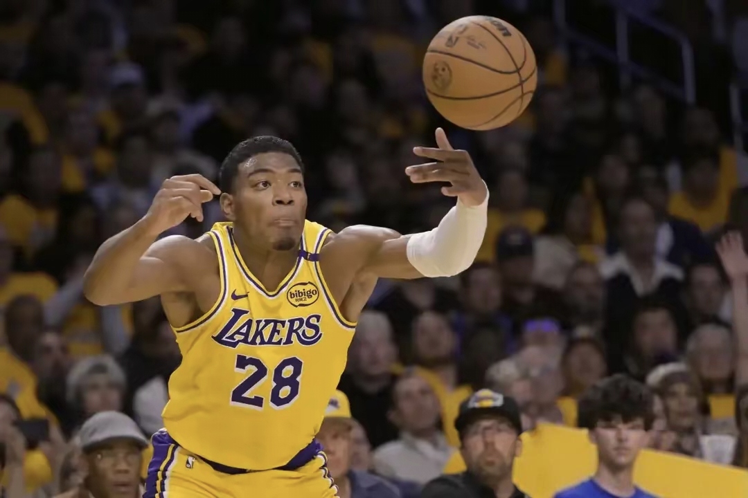 IG带队取胜!,穆雷重要时刻比赛局势复杂赛场气氛高涨(雷奥尼克斯开局收服超兽) IG带队取胜!,穆雷重要时刻比赛局势复杂赛场气氛高涨(雷奥尼克斯开局收服超兽)